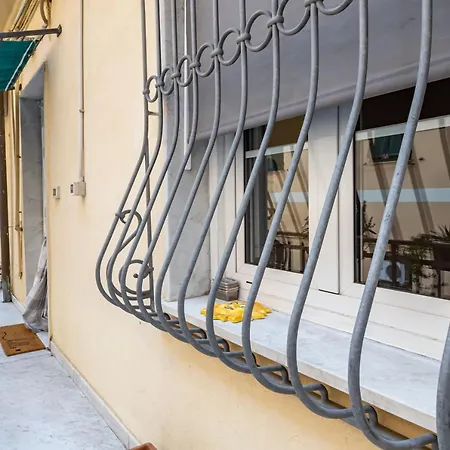 Apartment Guesthost - - Near The Station La Spezia