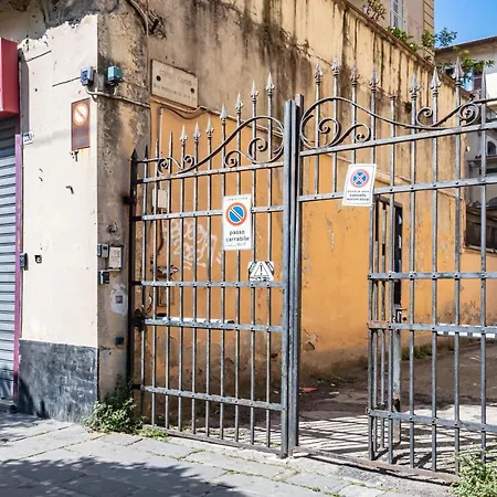 - Near The Station Apartment