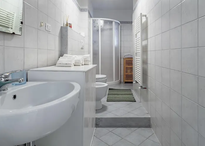 Apartment Guesthost - - Near The Station La Spezia