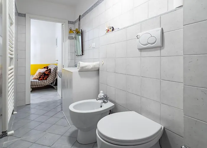 Guesthost - - Near The Station La Spezia