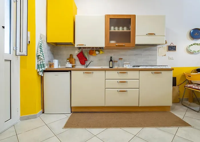 Apartment Guesthost - - Near The Station La Spezia