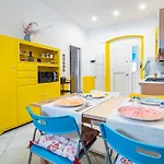 Guesthost - - Near The Station Apartamento