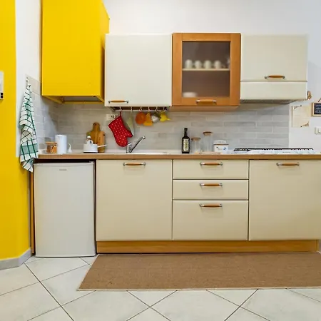 Apartamento Guesthost - - Near The Station La Spezia